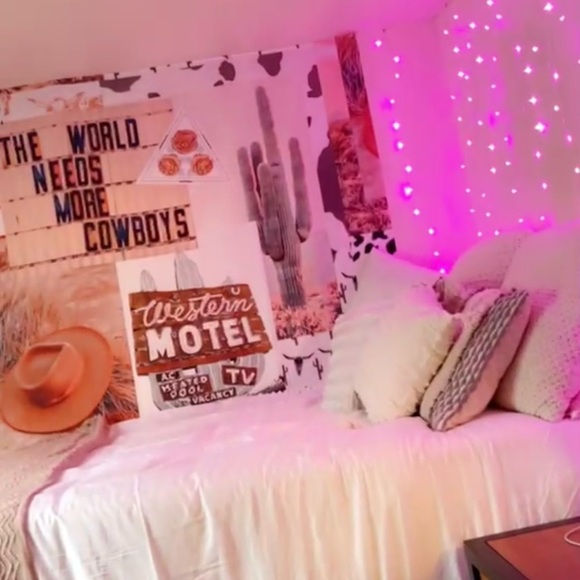 Tapestry Dorm Wall Hanging 70” x 65” - Picture 1 of 3